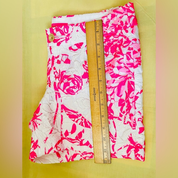 NEW LILLY PULITZER RESORT WHITE CALIENTE KELLY LACE SHORTS SIZE 00. - Picture 11 of 17
